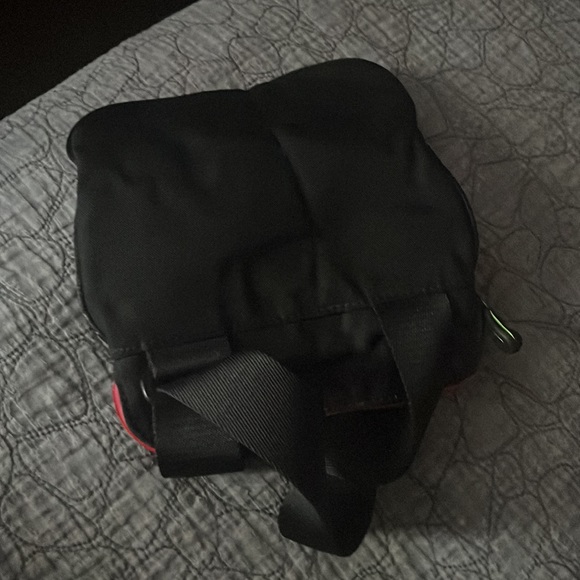 HugoBoss❤️🖤CrossBody ManPurse❤️🖤 - Picture 12 of 12